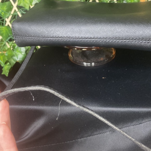 Kate Spade New York Clutch Crossbody! Measurements are in photos🥰 - Picture 8 of 12